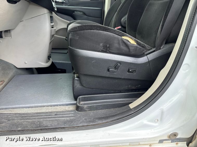 image for item NK9080 2018 Dodge Grand Caravan handicap accessible van