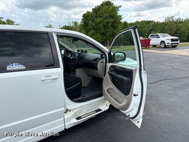 image for item NK9080 2018 Dodge Grand Caravan handicap accessible van