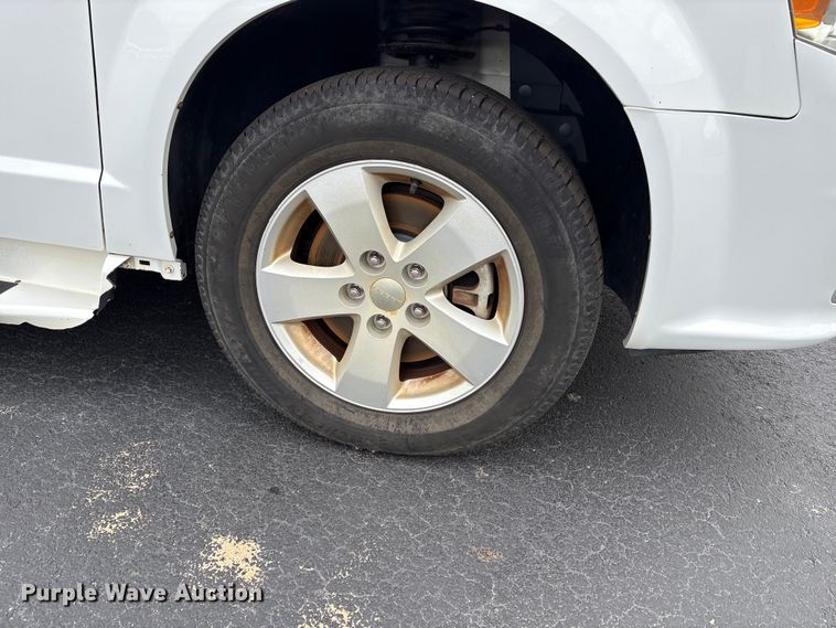 image for item NK9080 2018 Dodge Grand Caravan handicap accessible van