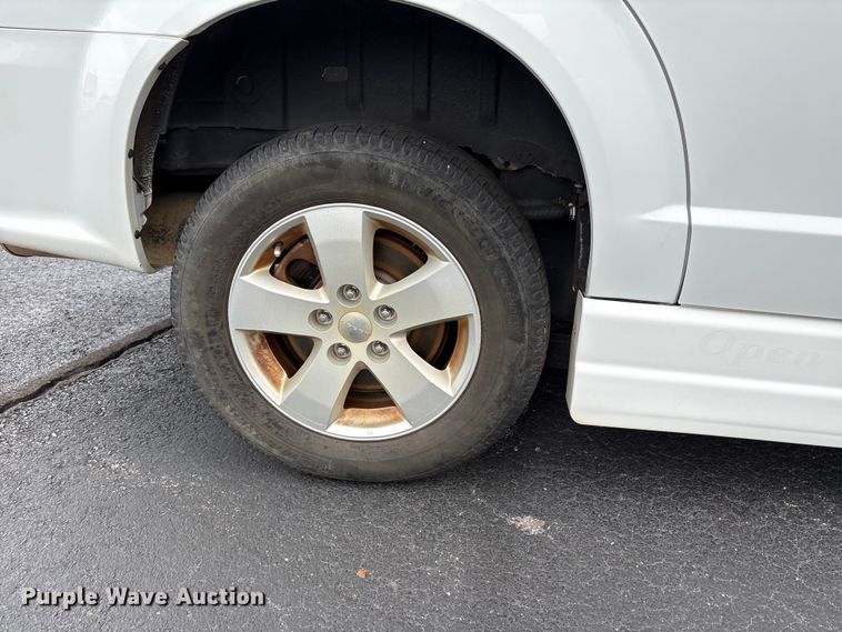 image for item NK9080 2018 Dodge Grand Caravan handicap accessible van