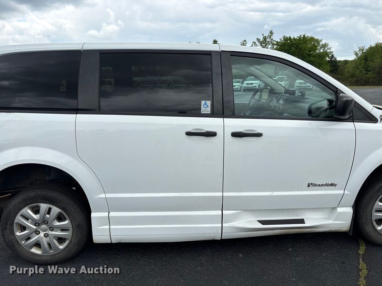 image for item NK9081 2019 Dodge Grand Caravan handicap accessible van