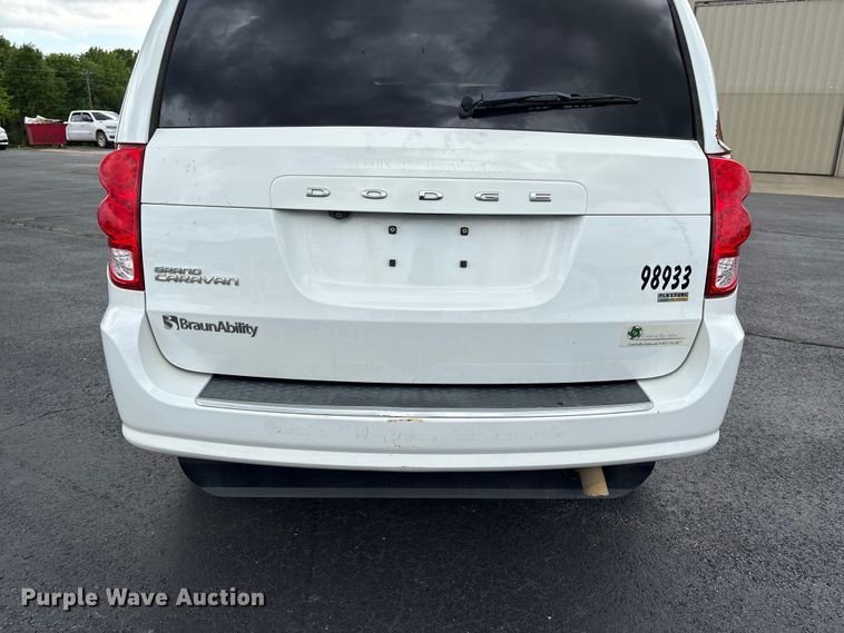 image for item NK9081 2019 Dodge Grand Caravan handicap accessible van