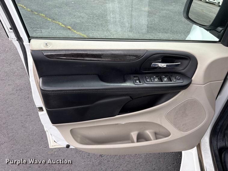 image for item NK9081 2019 Dodge Grand Caravan handicap accessible van
