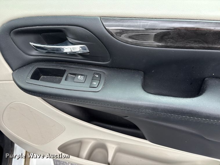 image for item NK9081 2019 Dodge Grand Caravan handicap accessible van