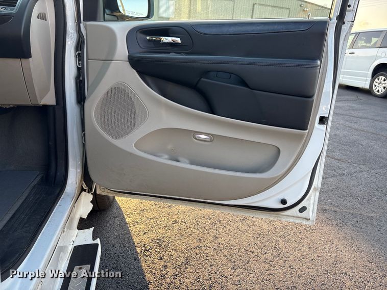 image for item NK9082 2018 Dodge Grand Caravan handicap accessible van