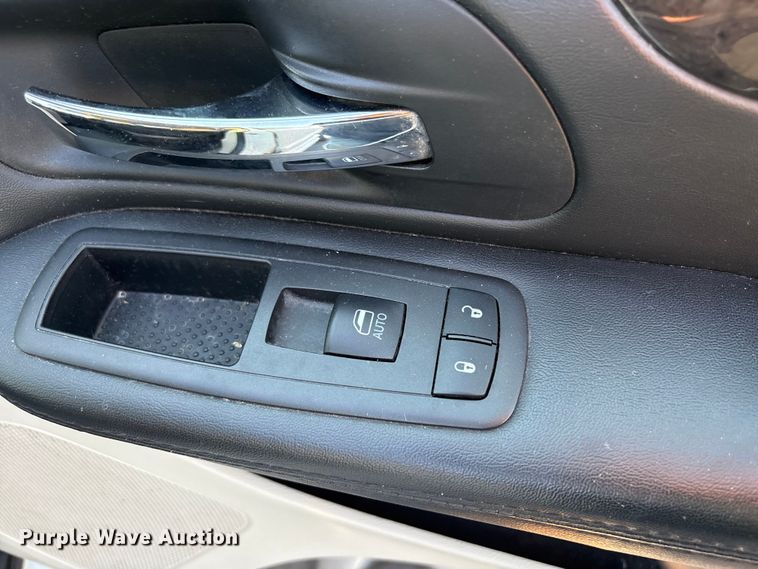 image for item NK9082 2018 Dodge Grand Caravan handicap accessible van