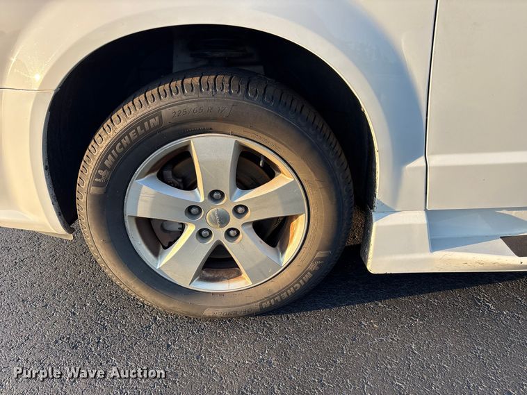 image for item NK9082 2018 Dodge Grand Caravan handicap accessible van