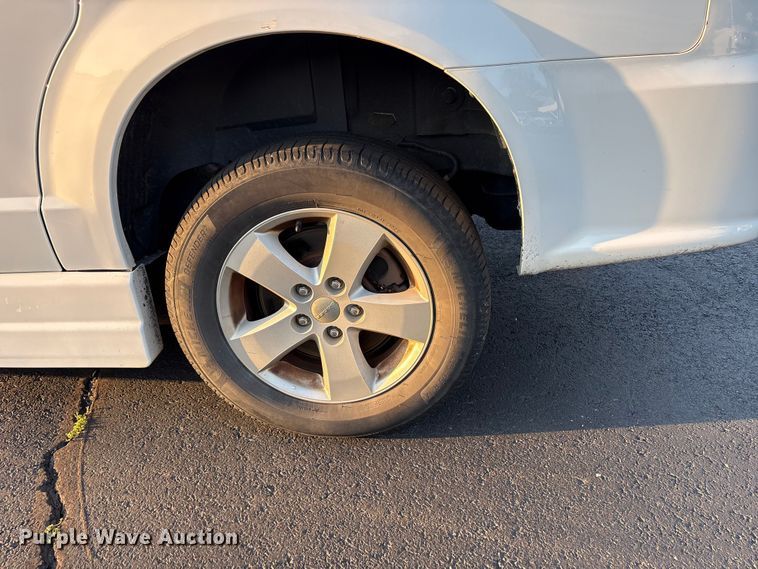 image for item NK9082 2018 Dodge Grand Caravan handicap accessible van