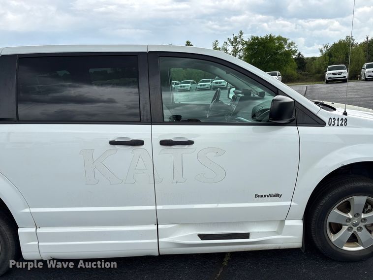 image for item NK9083 2019 Dodge Grand Caravan handicap accessible van