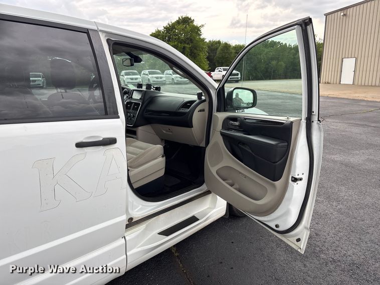 image for item NK9083 2019 Dodge Grand Caravan handicap accessible van