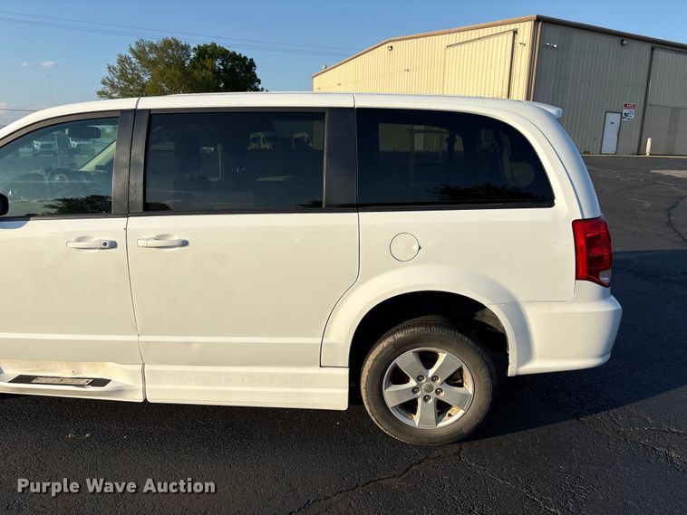 image for item NK9084 2018 Dodge Grand Caravan handicap accessible van