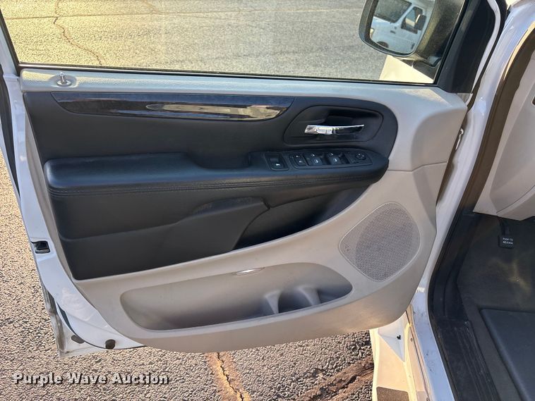 image for item NK9084 2018 Dodge Grand Caravan handicap accessible van