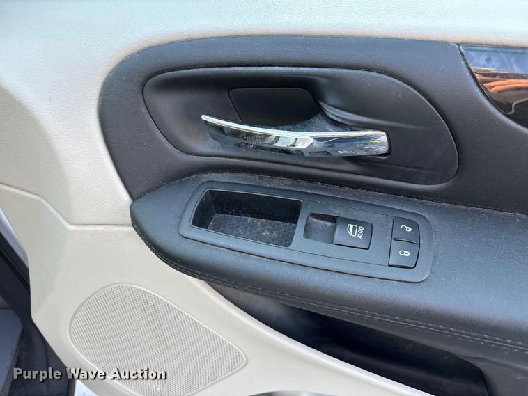 image for item NK9084 2018 Dodge Grand Caravan handicap accessible van