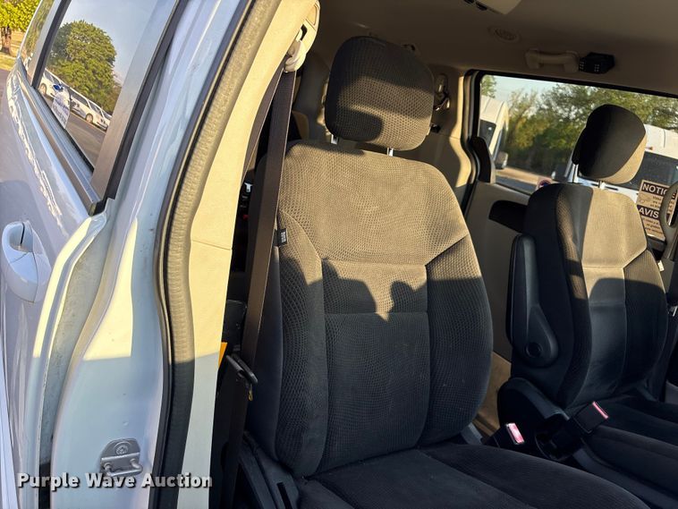 image for item NK9084 2018 Dodge Grand Caravan handicap accessible van