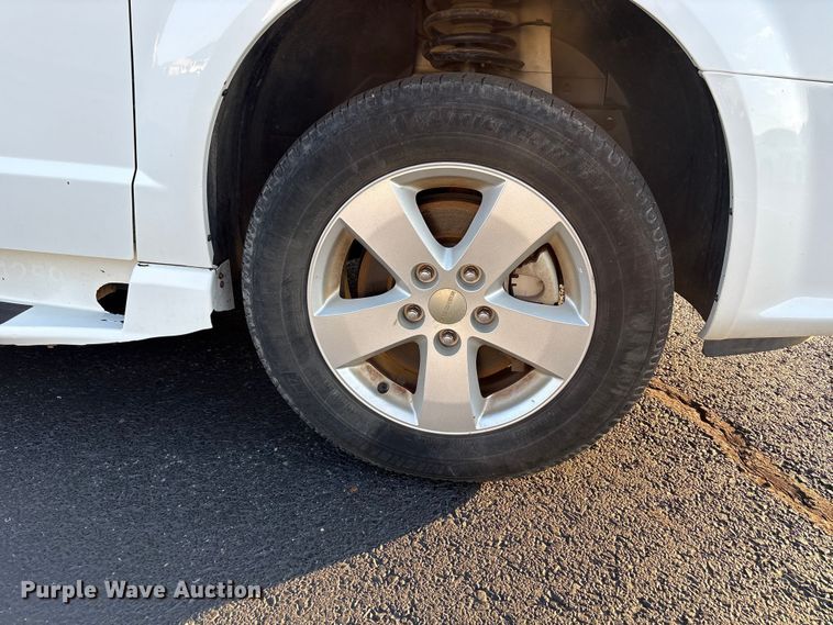 image for item NK9084 2018 Dodge Grand Caravan handicap accessible van