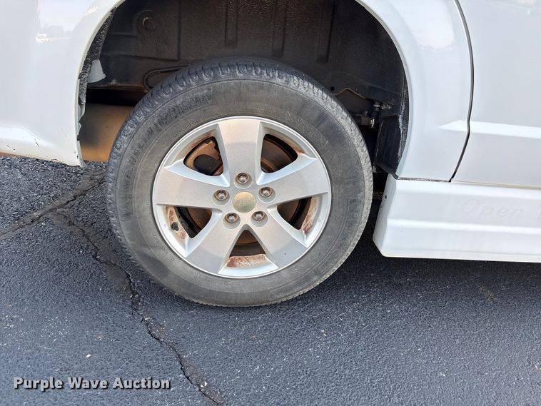 image for item NK9084 2018 Dodge Grand Caravan handicap accessible van