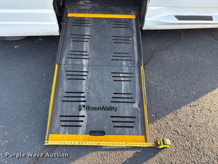 image for item NK9085 2019 Dodge Grand Caravan handicap accessible van