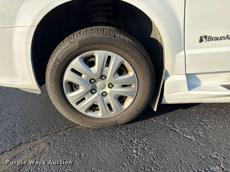 image for item NK9085 2019 Dodge Grand Caravan handicap accessible van