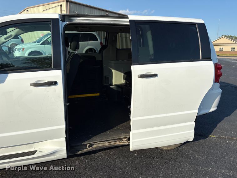 image for item NK9086 2019 Dodge Grand Caravan handicap accessible van