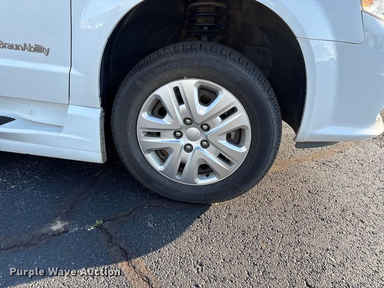 image for item NK9086 2019 Dodge Grand Caravan handicap accessible van