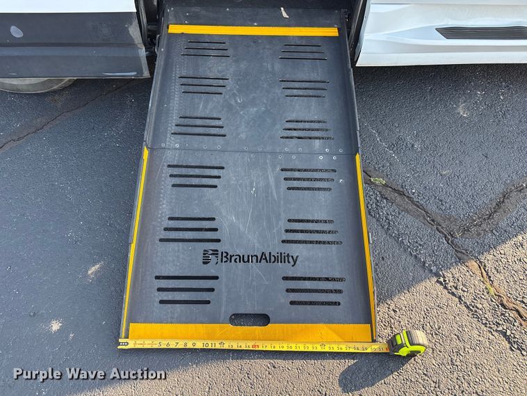 image for item NK9086 2019 Dodge Grand Caravan handicap accessible van