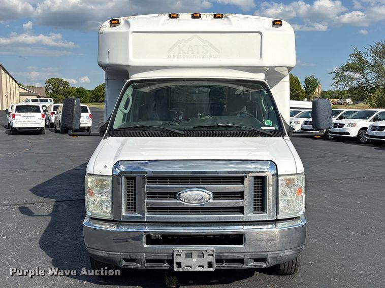 image for item NK9088 2015 Ford E450 shuttle bus