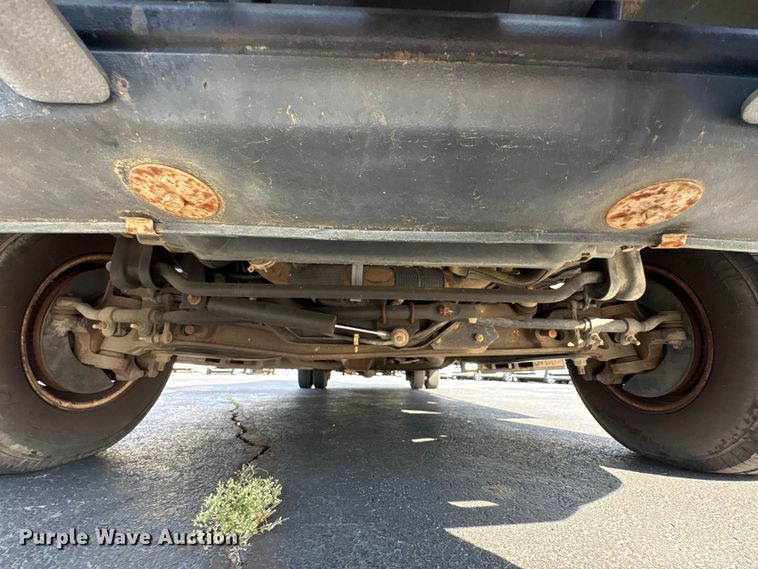 image for item NK9088 2015 Ford E450 shuttle bus