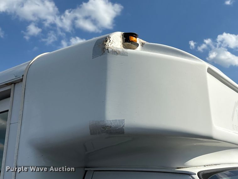 image for item NK9088 2015 Ford E450 shuttle bus