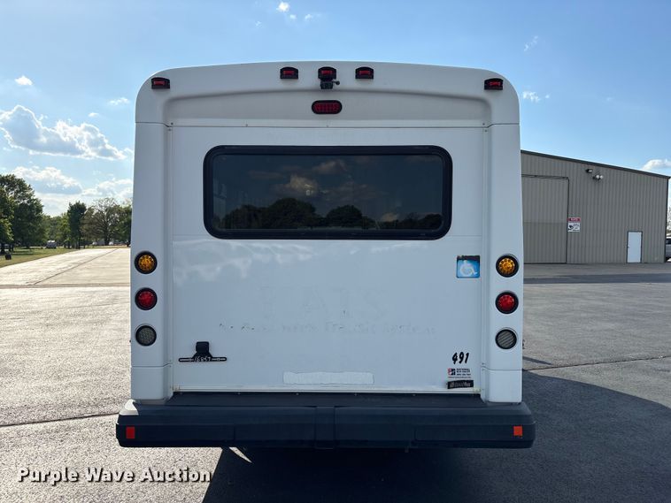 image for item NK9088 2015 Ford E450 shuttle bus