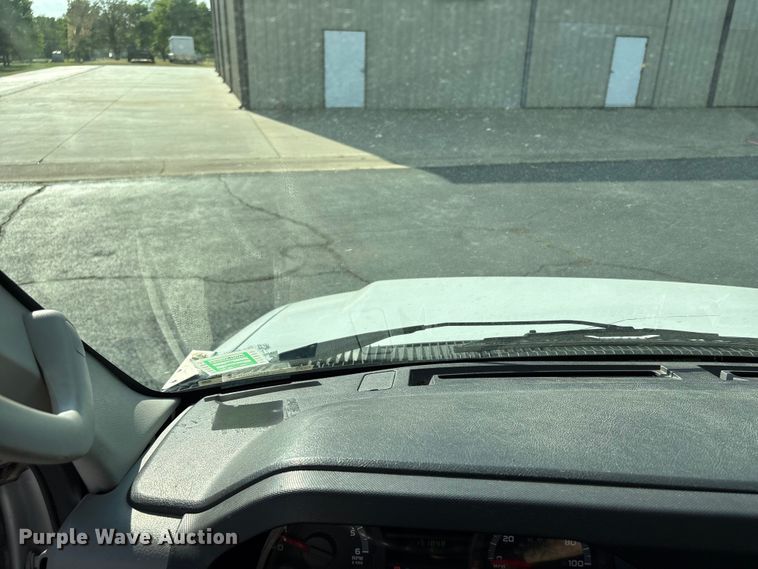 image for item NK9088 2015 Ford E450 shuttle bus