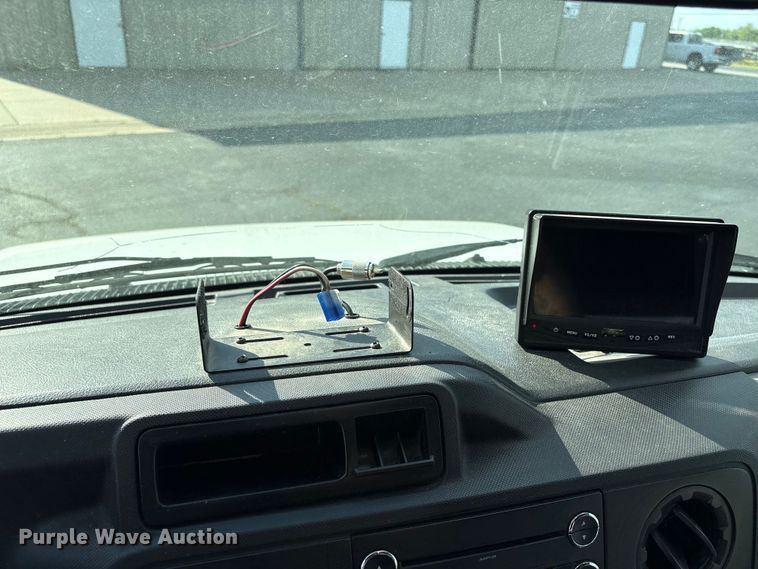 image for item NK9088 2015 Ford E450 shuttle bus