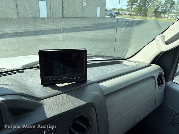 image for item NK9088 2015 Ford E450 shuttle bus