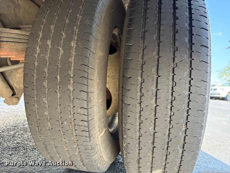 image for item NK9088 2015 Ford E450 shuttle bus