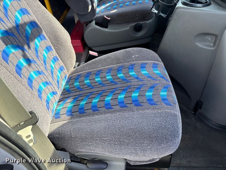 image for item NK9088 2015 Ford E450 shuttle bus