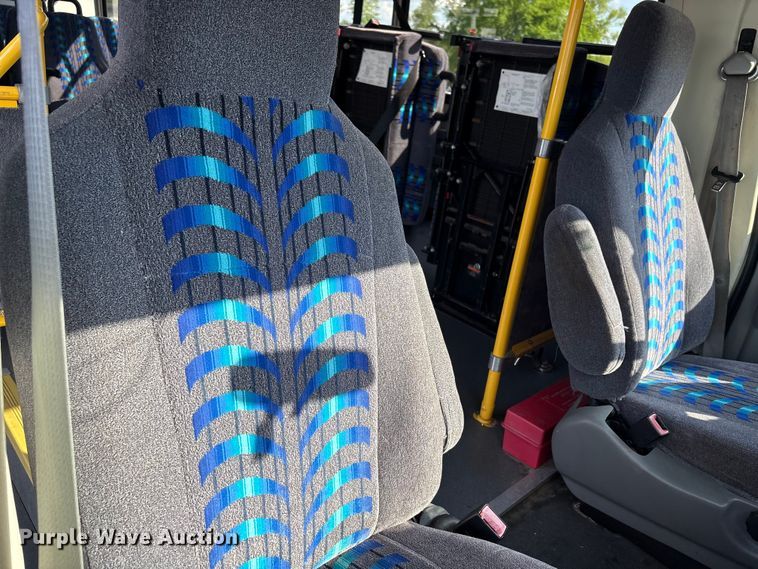 image for item NK9088 2015 Ford E450 shuttle bus