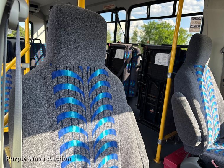 image for item NK9088 2015 Ford E450 shuttle bus