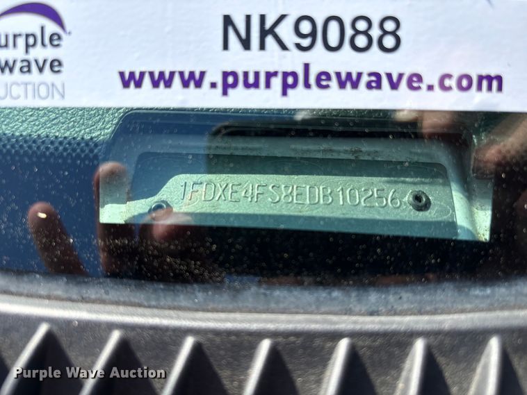 image for item NK9088 2015 Ford E450 shuttle bus