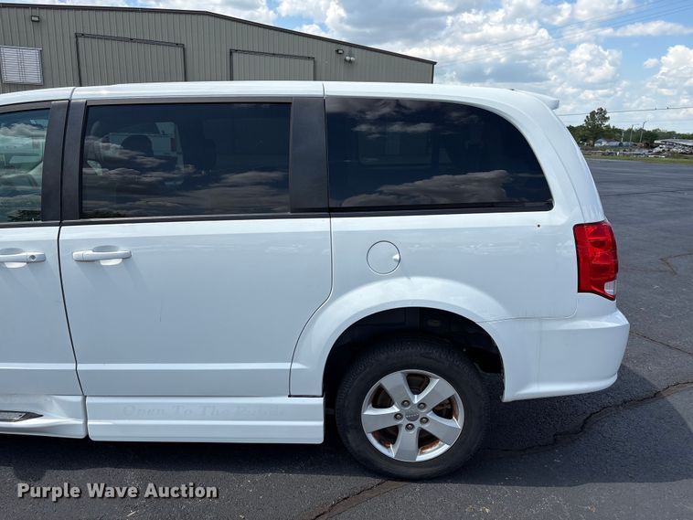 image for item NK9092 2018 Dodge Grand Caravan handicap accessible van