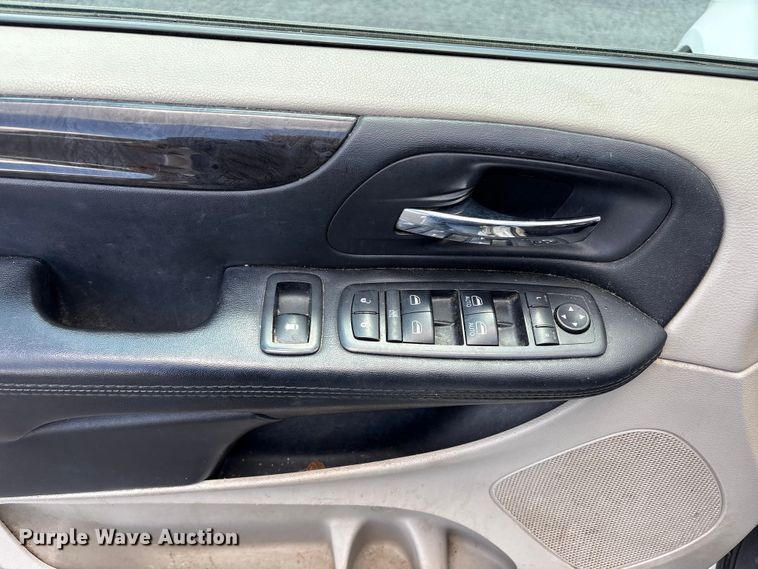 image for item NK9092 2018 Dodge Grand Caravan handicap accessible van