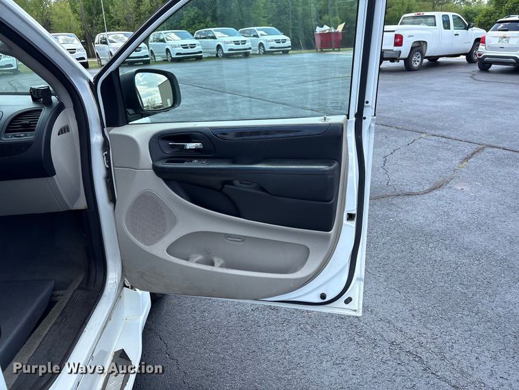 image for item NK9092 2018 Dodge Grand Caravan handicap accessible van