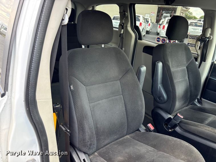 image for item NK9092 2018 Dodge Grand Caravan handicap accessible van