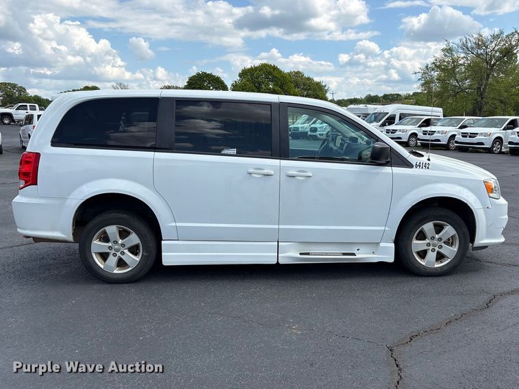 image for item NK9093 2018 Dodge Grand Caravan handicap accessible van