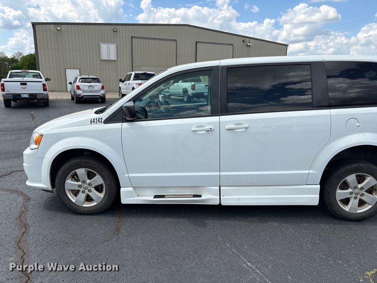 image for item NK9093 2018 Dodge Grand Caravan handicap accessible van