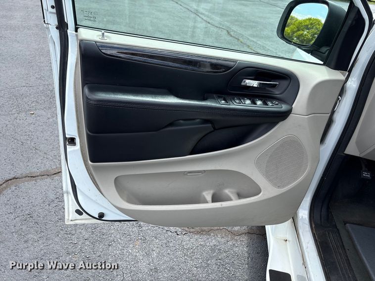 image for item NK9093 2018 Dodge Grand Caravan handicap accessible van