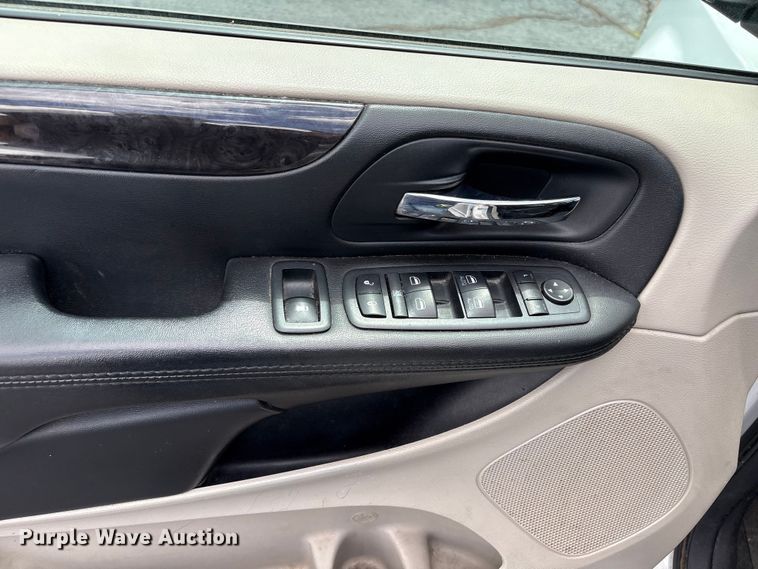 image for item NK9093 2018 Dodge Grand Caravan handicap accessible van