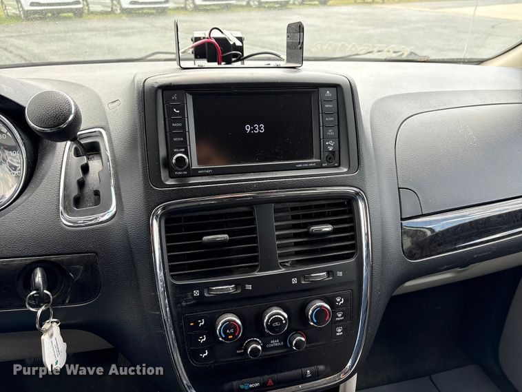 image for item NK9093 2018 Dodge Grand Caravan handicap accessible van