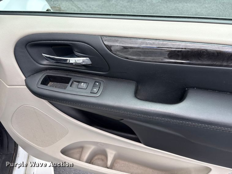 image for item NK9093 2018 Dodge Grand Caravan handicap accessible van