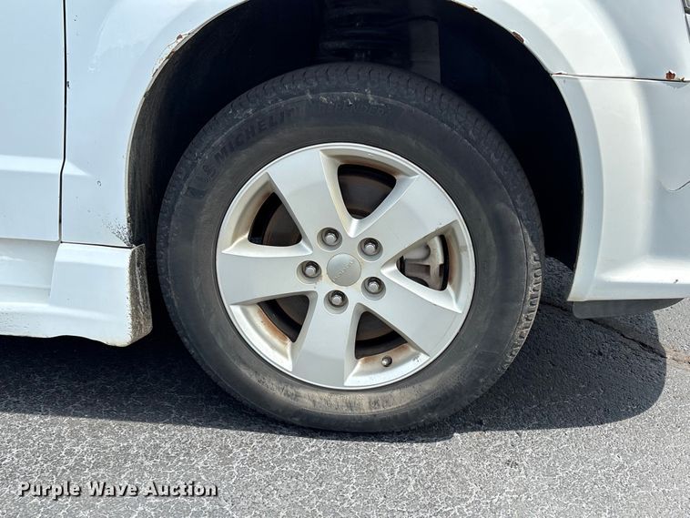 image for item NK9093 2018 Dodge Grand Caravan handicap accessible van