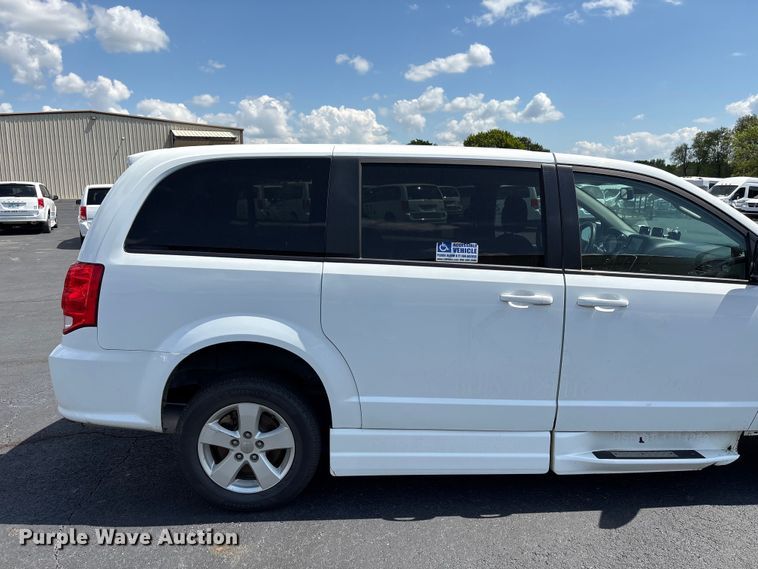 image for item NK9094 2018 Dodge Grand Caravan handicap accessible van