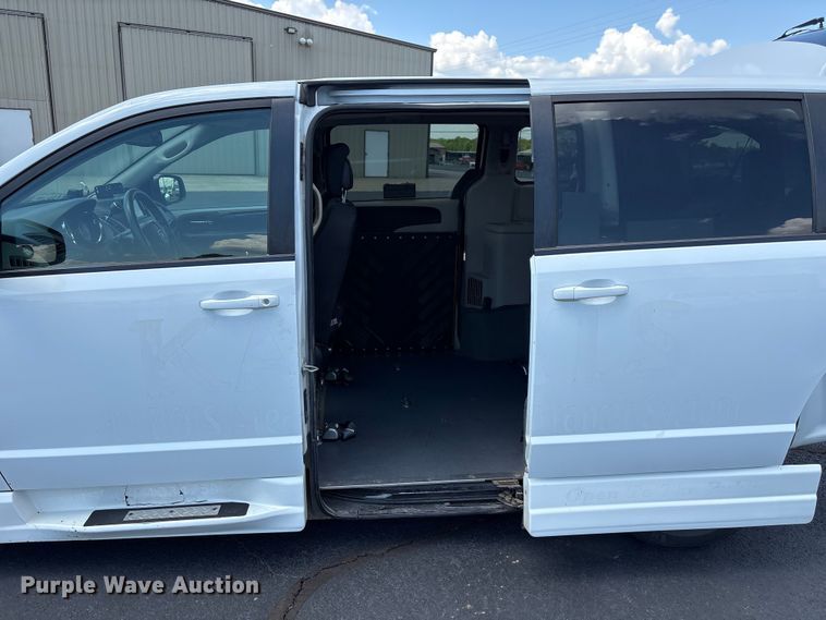 image for item NK9094 2018 Dodge Grand Caravan handicap accessible van